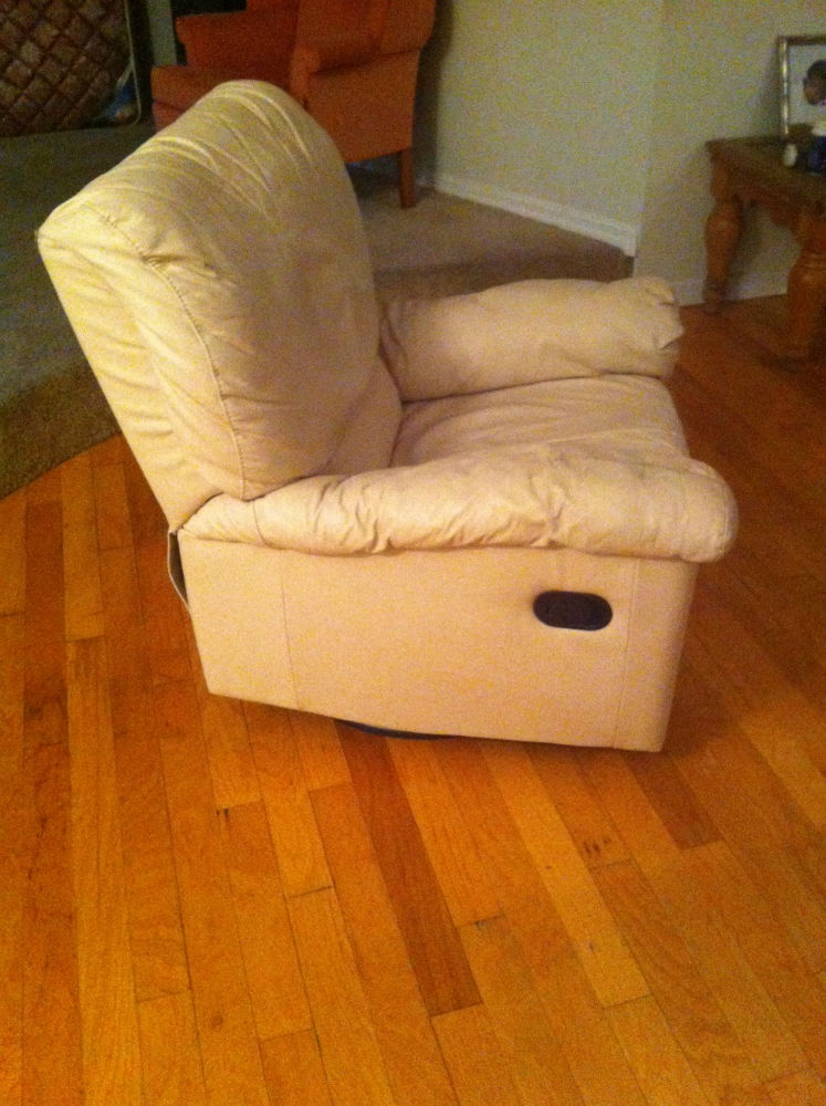 White leather swivel rocker 3 - Villages4sale