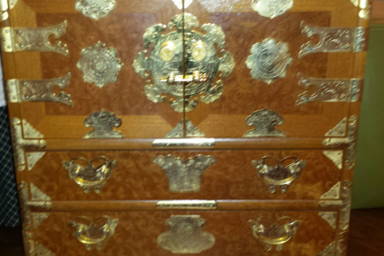 Asian chest front Asian chest front