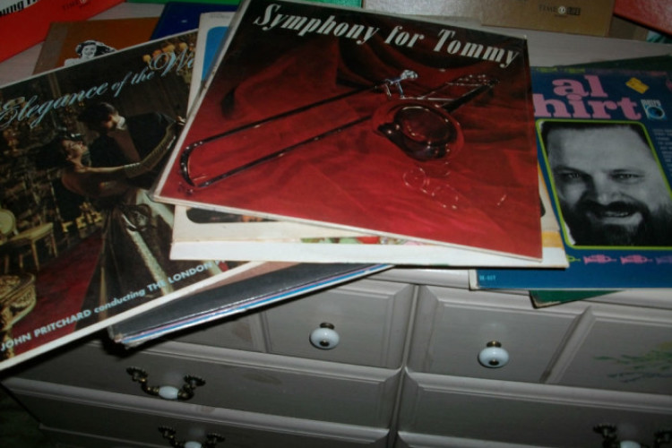Records (2) Records (2)