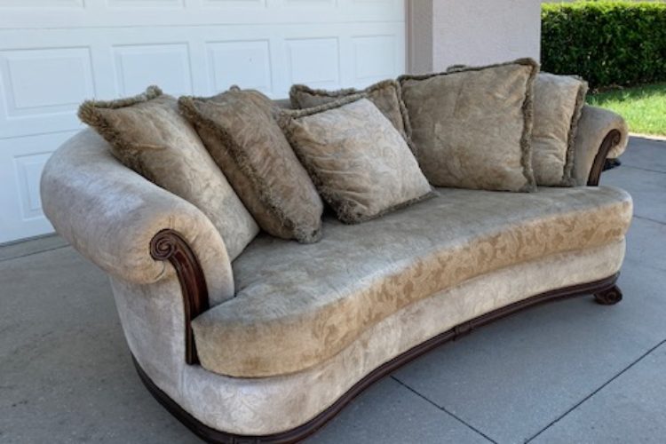 Rococo Style Curved Feather Pillow Sofa Rococo Style Curved Feather Pillow Sofa
