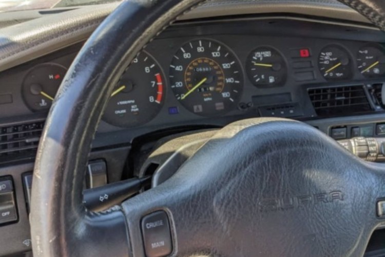 Steering wheel and dash