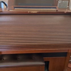 Lowrey Organ Model SE/30